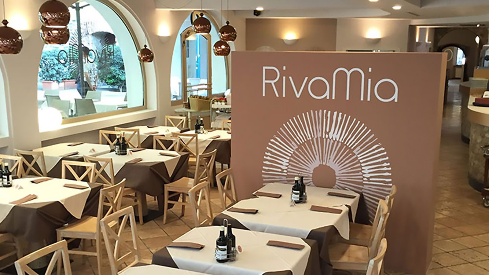 Restyling-Ristorante-e-Hotel-RIVA-MIA,-2016-sala-ristorante